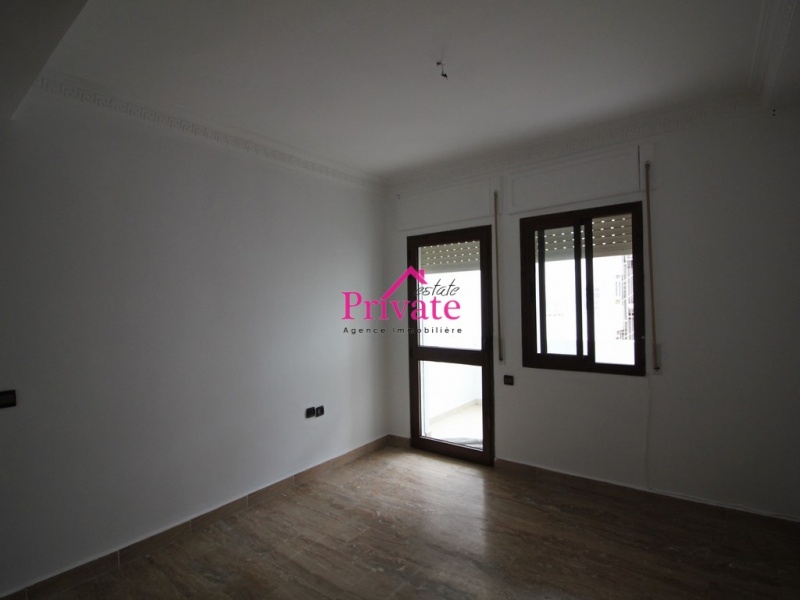 Location,Appartement 150 mÂ² AVENUE MOULAY YOUSSEF,Tanger,Ref: LA603 3 Bedrooms Bedrooms,2 BathroomsBathrooms,Appartement,AVENUE MOULAY YOUSSEF,1971