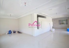 Location,Villa 220 m² MOJAHIDIN,Tanger,Ref: LG638 4 Bedrooms Bedrooms,5 BathroomsBathrooms,Villa,MOJAHIDIN,2034